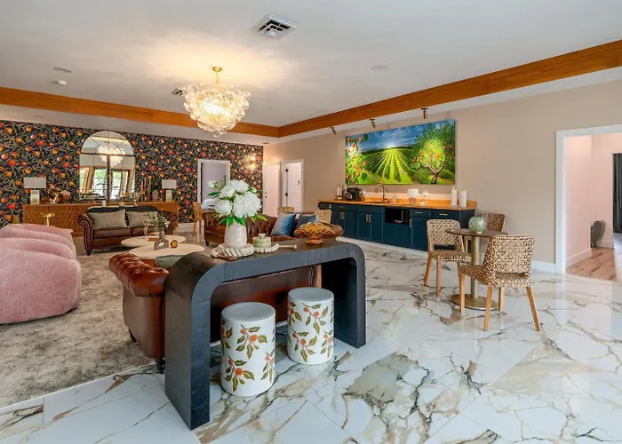 King Suite, Hot Tubs, Inn Cobden